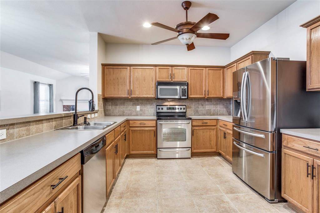 Waxahachie, TX 75165,205 Bear Trail