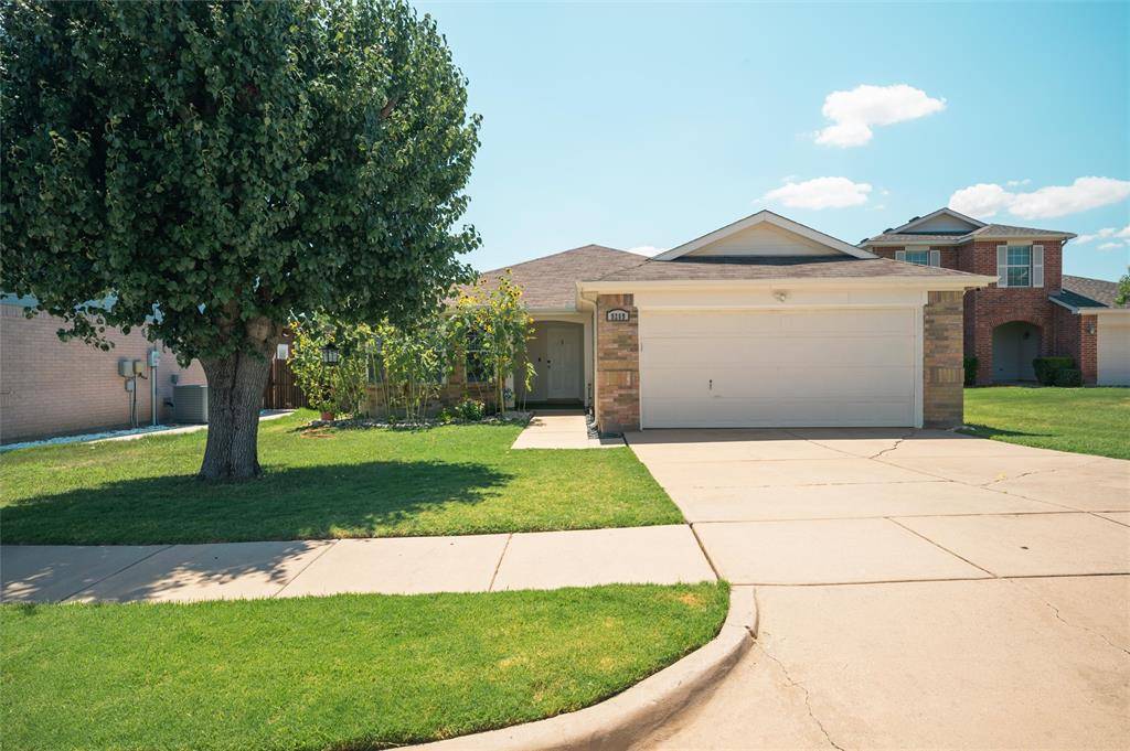 9209 Whistlewood Drive, Fort Worth, TX 76244