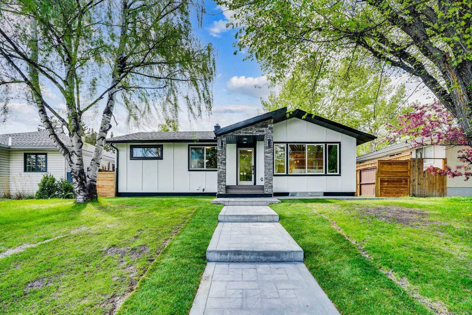 Calgary, AB T2V 3C9,65 Hamlet RD SW