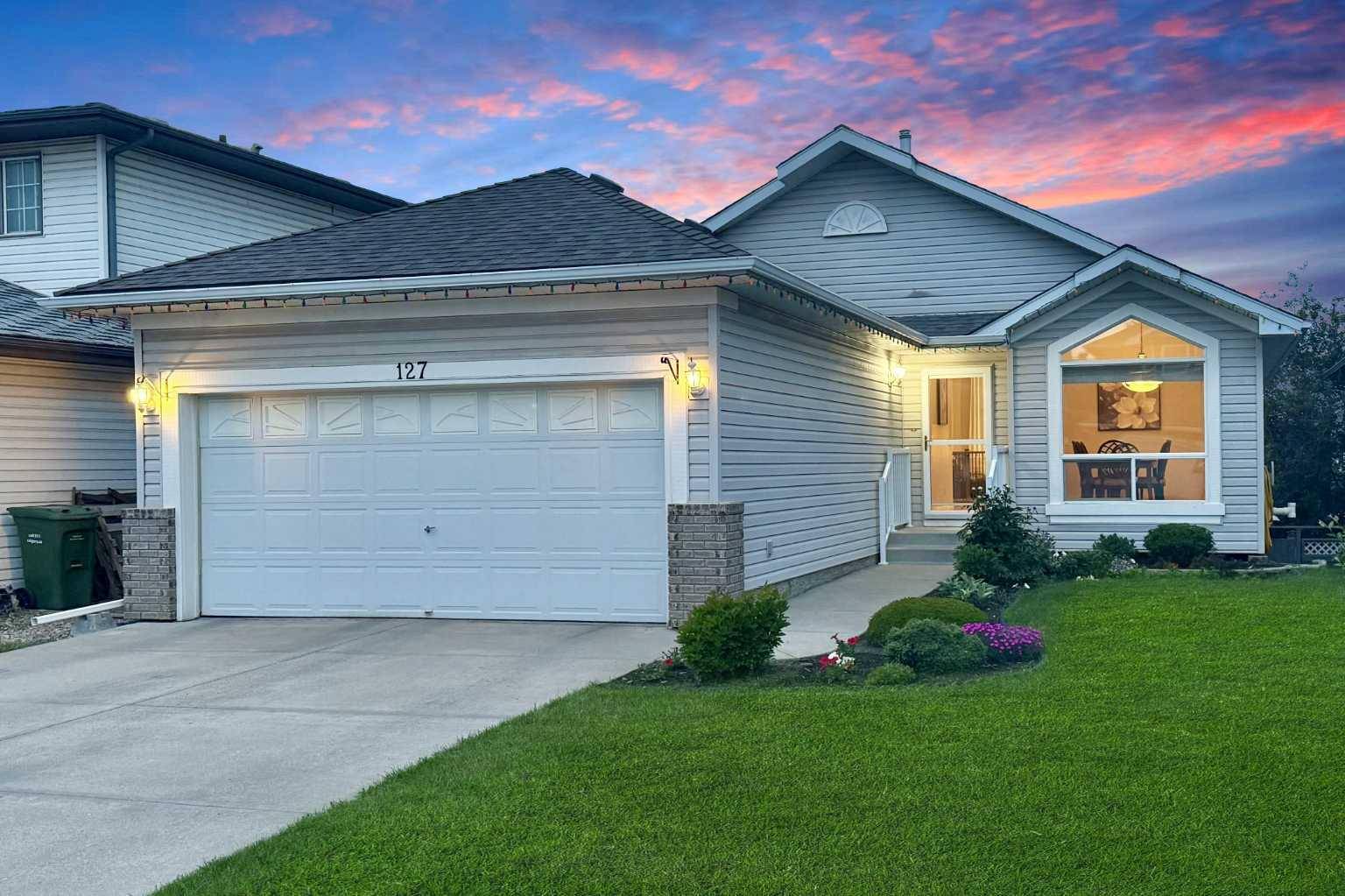 127 Arbour Ridge Close Northwest, Calgary, AB T3G 4M5