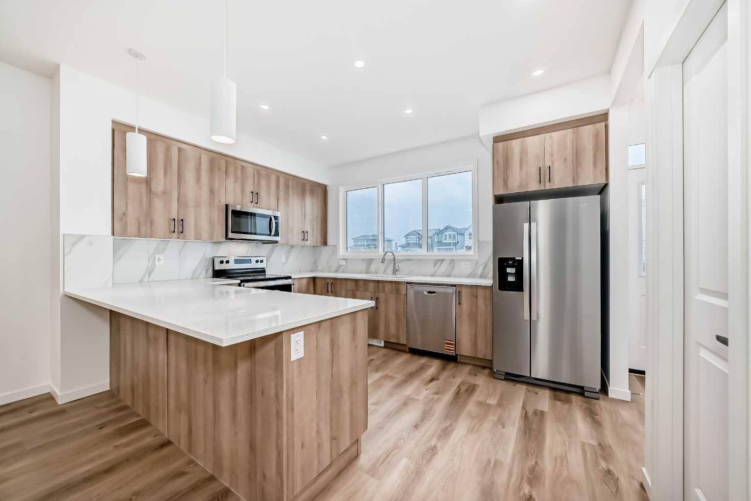 Calgary, AB T3M 4C7,107 Magnolia ST SE