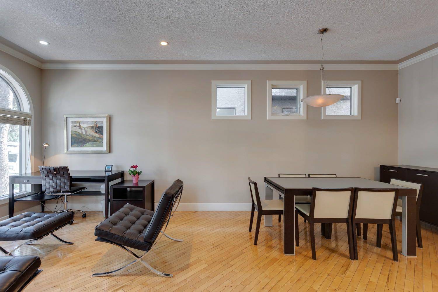 Calgary, AB T2N 1A3,2411 7 AVE NW