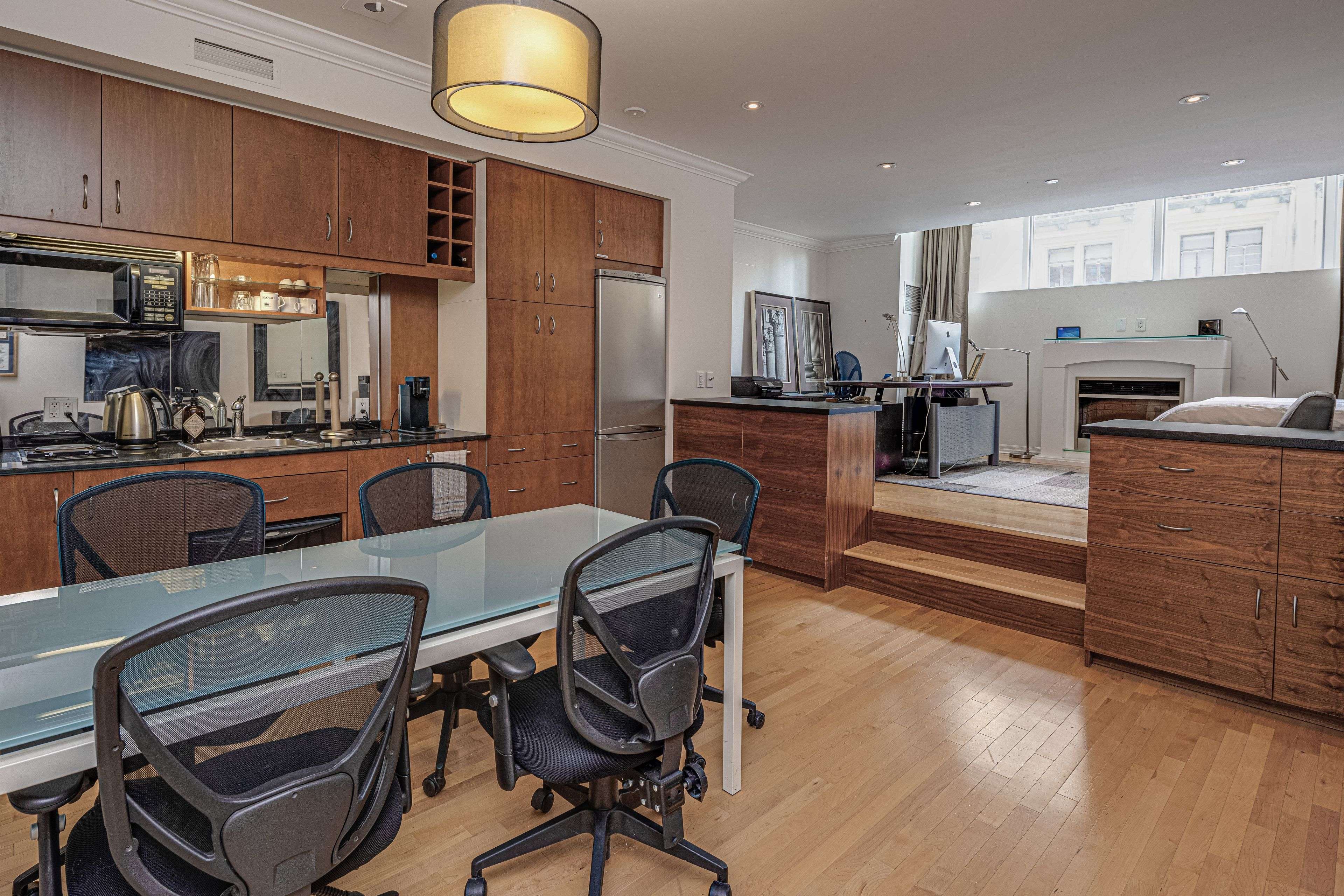 1 King ST W #1407, Toronto C01, ON M5H 1A1