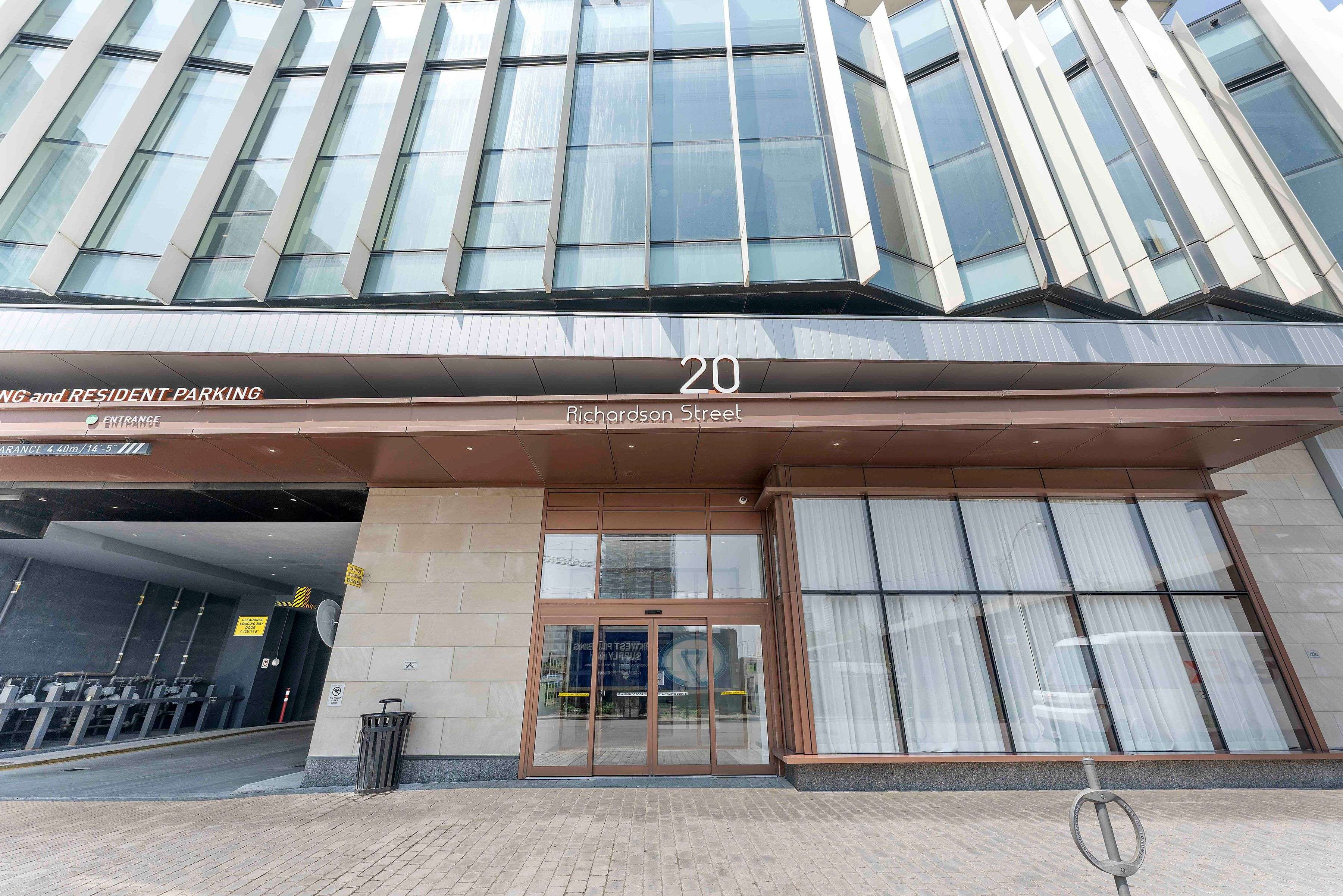 Toronto C08, ON M5E 1Z2,20 Richardson ST #814