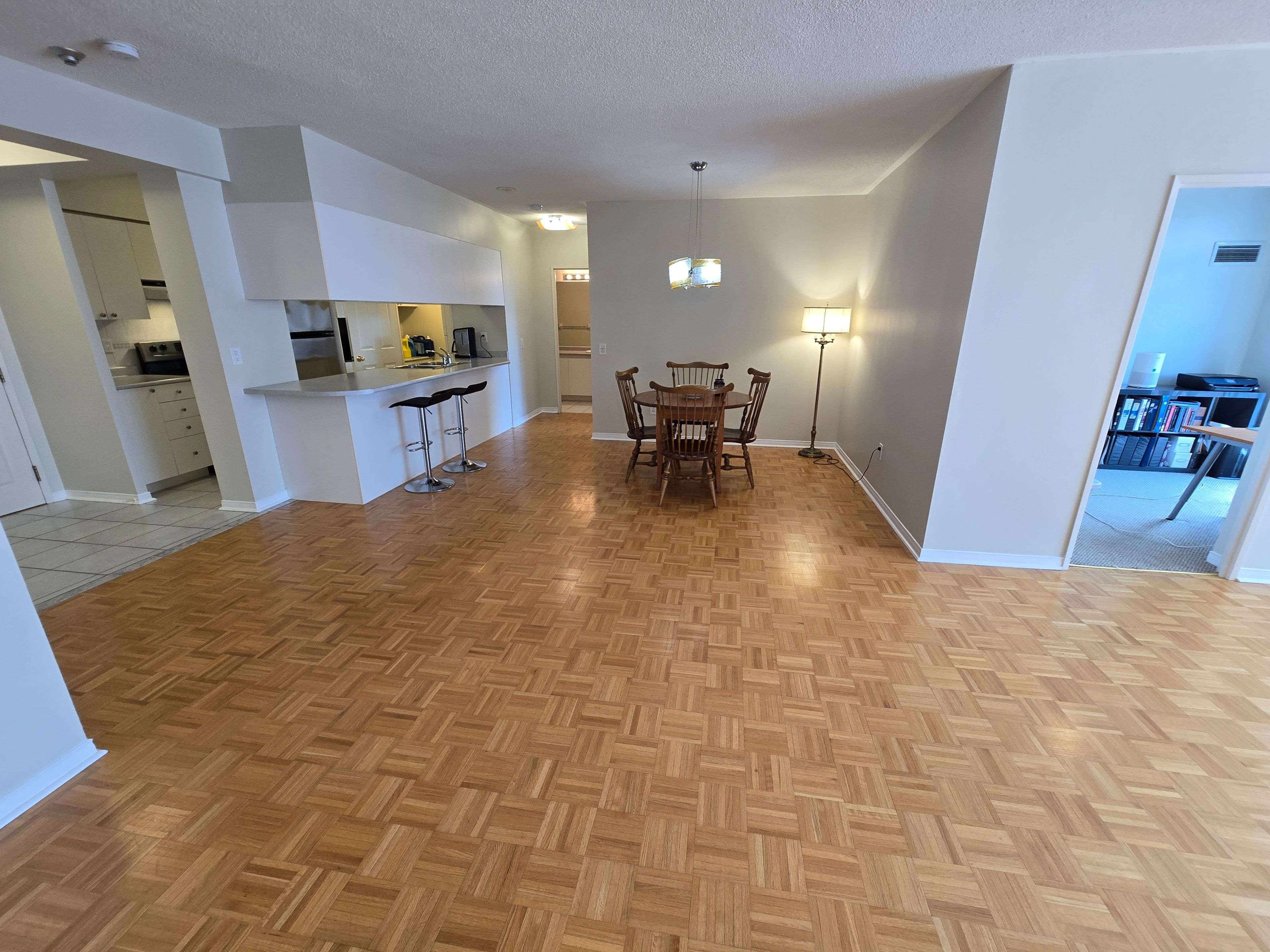 Vaughan, ON L4J 8J2,7398 Yonge ST #220