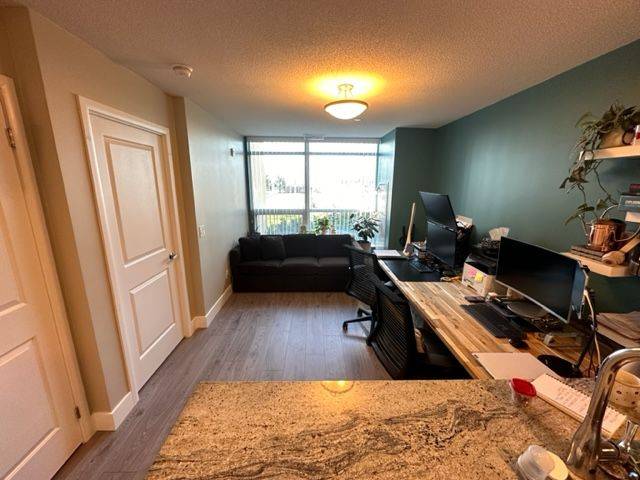 Richmond Hill, ON L4B 0B6,75 Norman Bethune AVE #116