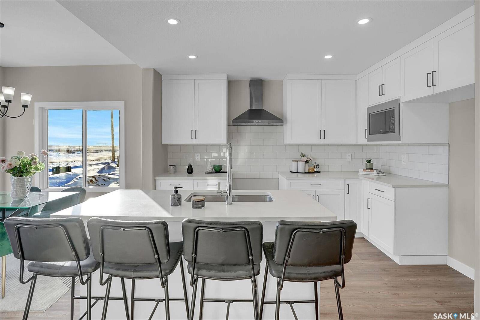 Saskatoon, SK S7W 1J2,531 Myles Heidt MANOR
