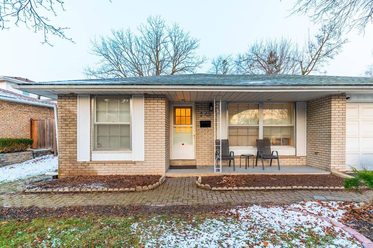Burlington, ON L7P 1T8,2145 Sandringham DR