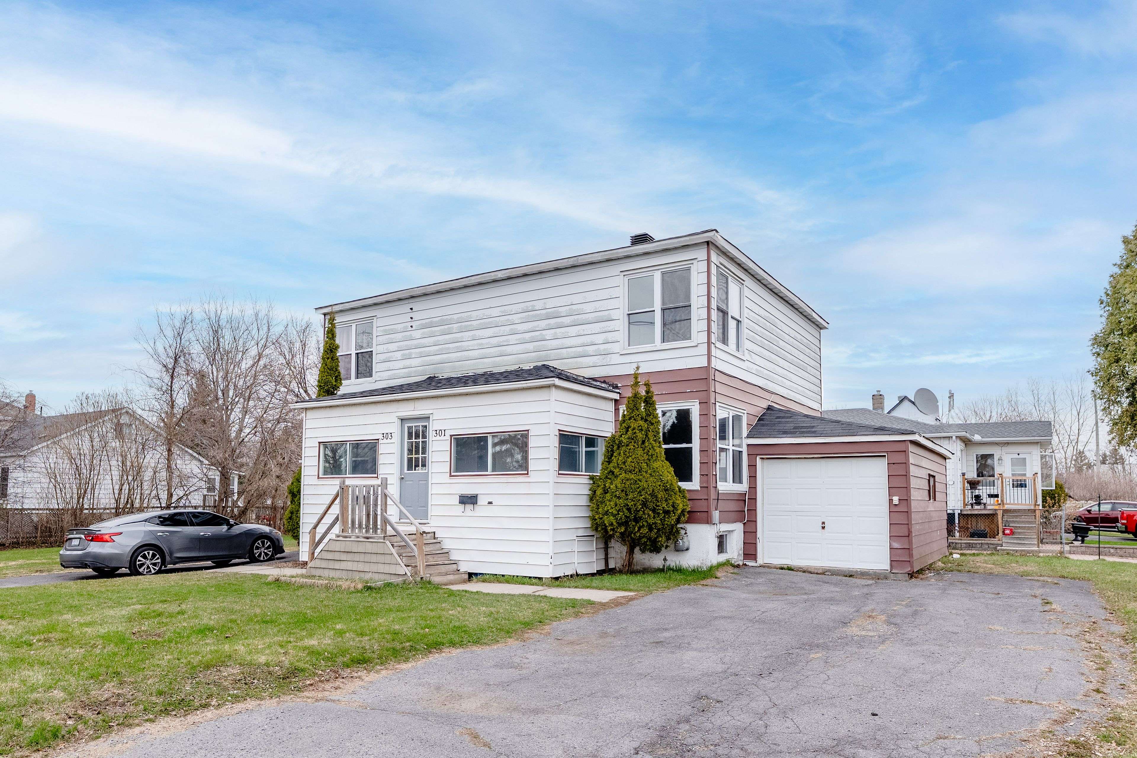 301-303 Hoople AVE, Cornwall, ON K6J 2A5