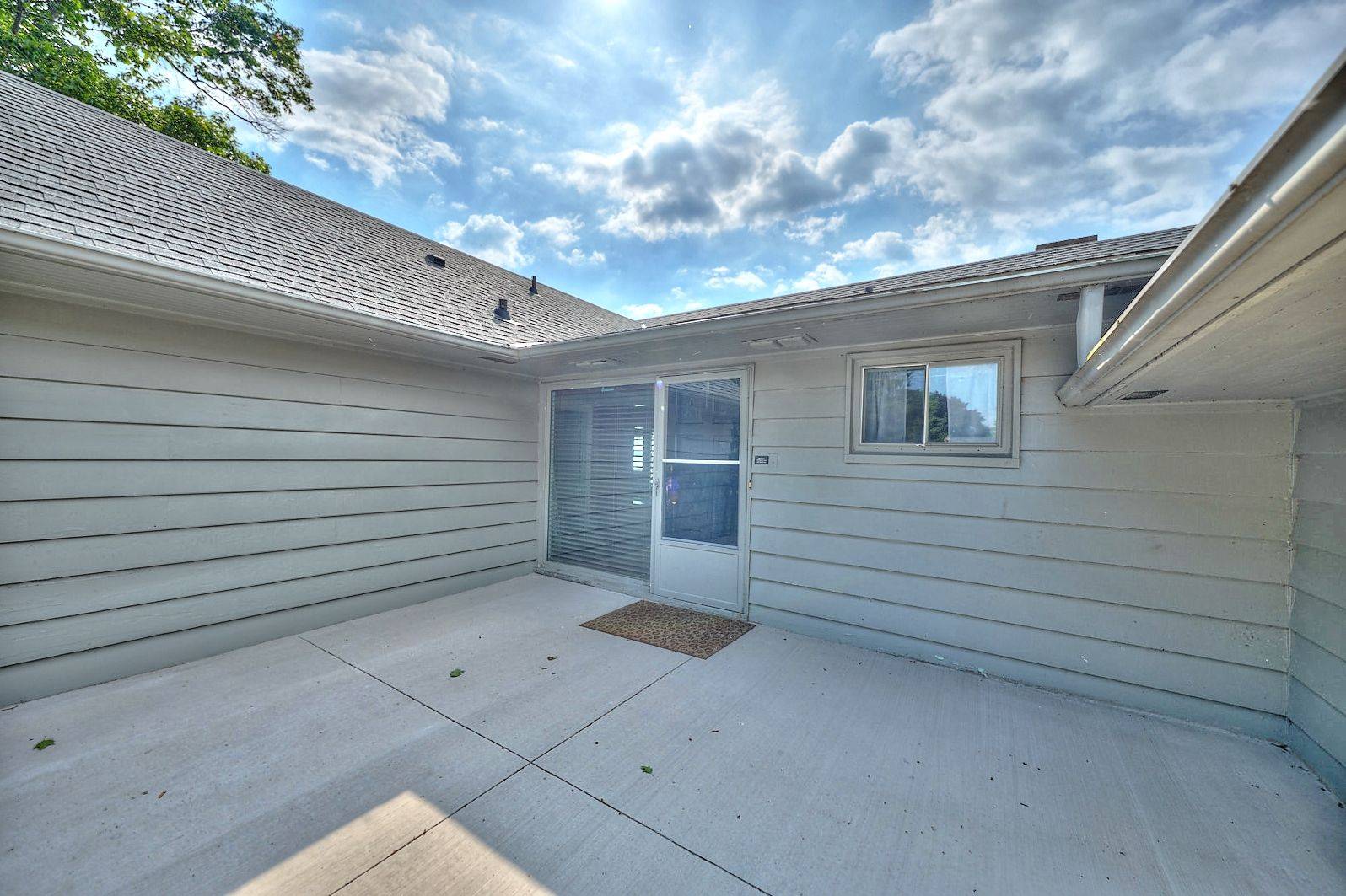 Fort Erie, ON L2A 4Y3,631 LAKESHORE RD