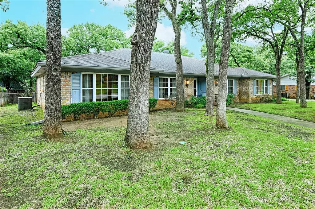 Hurst, TX 76053,1013 Mountain Terrace
