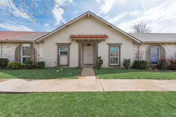 Grand Prairie, TX 75052,20 W Mountain Lane #42