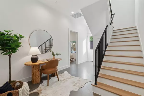 Dallas, TX 75235,2142 Lovedale Avenue #101