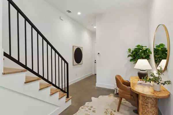 Dallas, TX 75235,2142 Lovedale Avenue #101