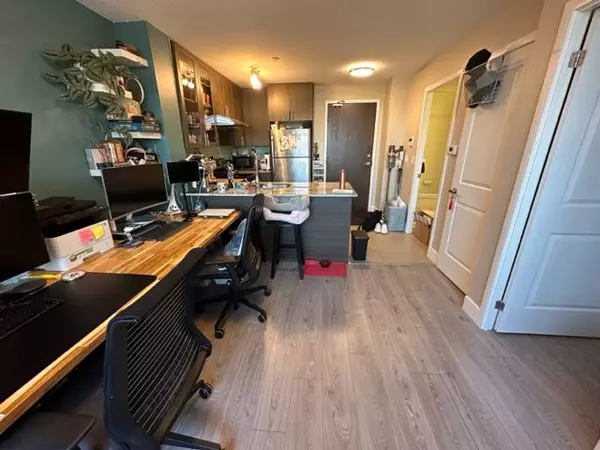 Richmond Hill, ON L4B 0B6,75 Norman Bethune AVE #116