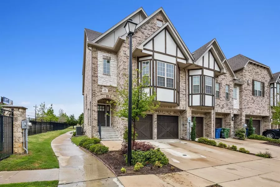 2321 Southwick Drive, Lewisville, TX 75067