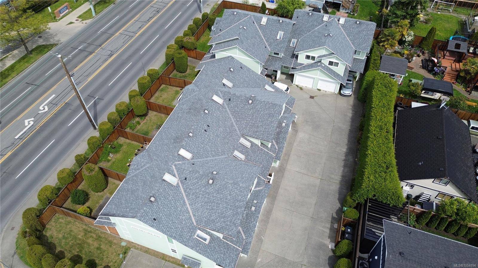 Victoria, BC V8T 2B9,1441 Hillside Ave #1