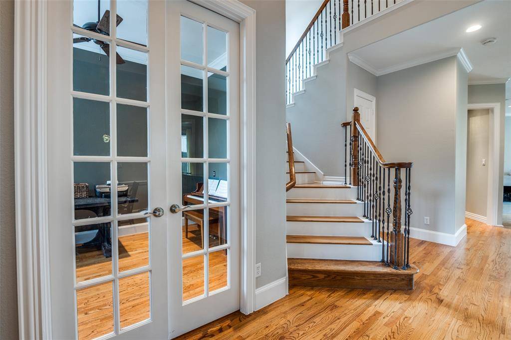 Dallas, TX 75214,6222 Lakeshore Drive