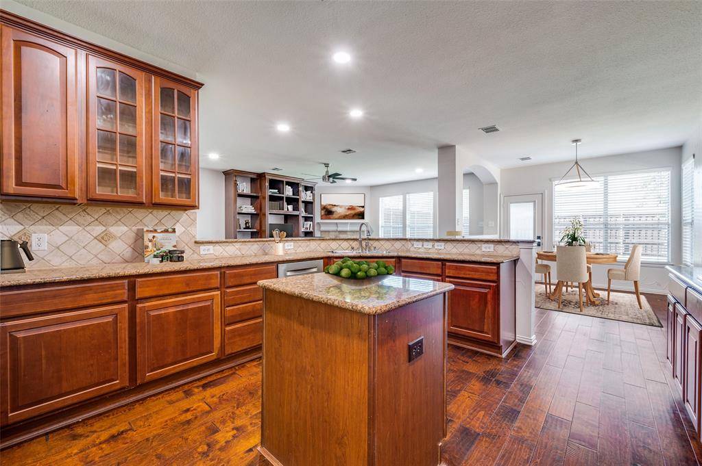 Frisco, TX 75033,1846 Migratory Lane