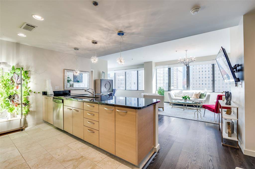 Dallas, TX 75202,1200 Main Street #809