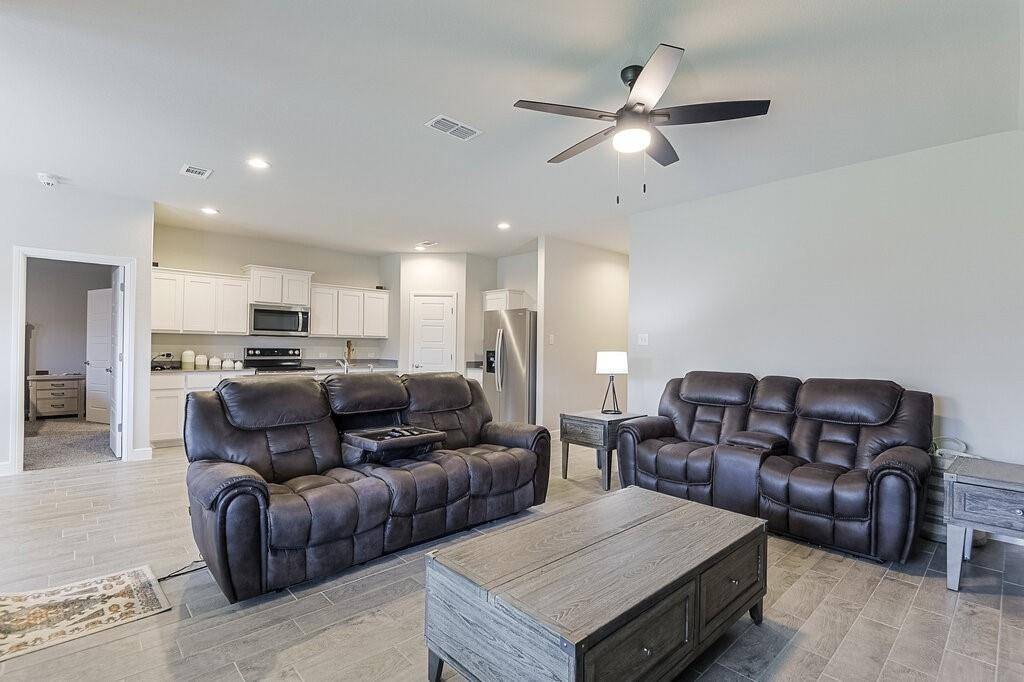 Alvarado, TX 76009,704 Griffith Park Trail