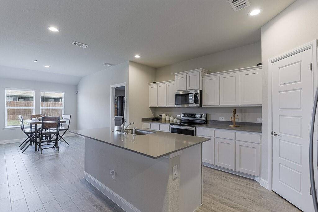 Alvarado, TX 76009,704 Griffith Park Trail