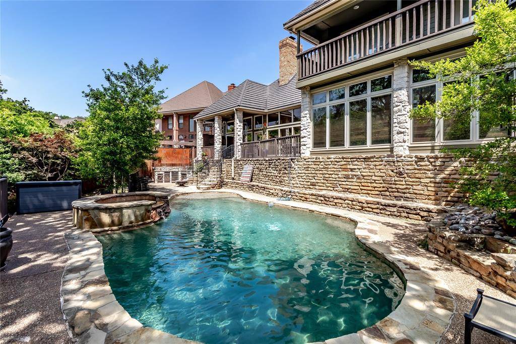 2310 Castle Rock Road, Arlington, TX 76006