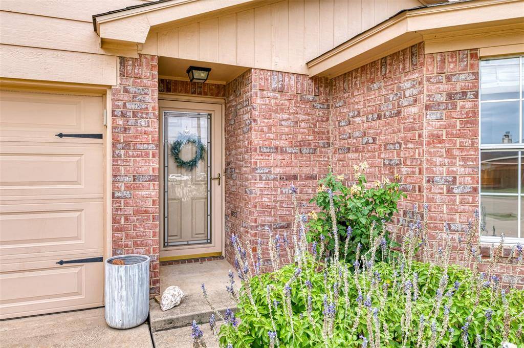 Saginaw, TX 76179,929 Comiskey Court