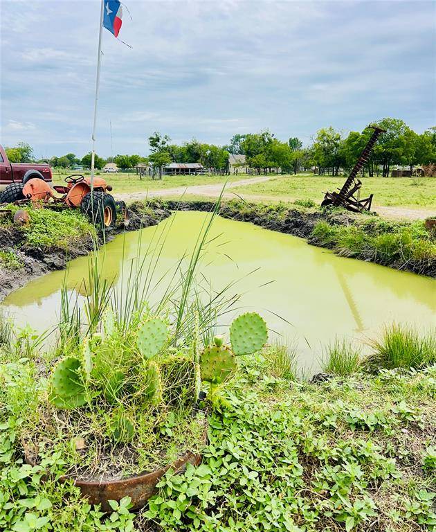 Emhouse, TX 75110,267 S Hopkins Avenue