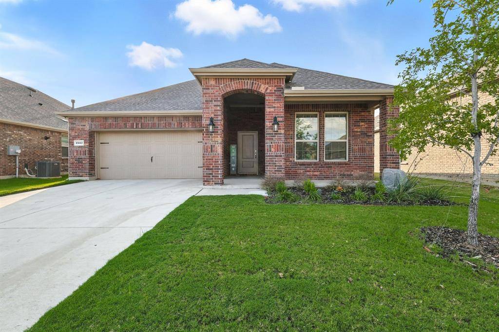 2907 Trusting Way, Aubrey, TX 76227