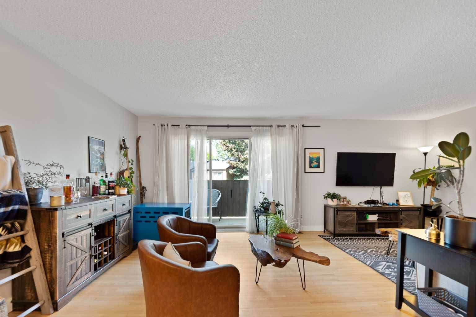 Calgary, AB T2V 3W5,9803 24 ST Southwest #501