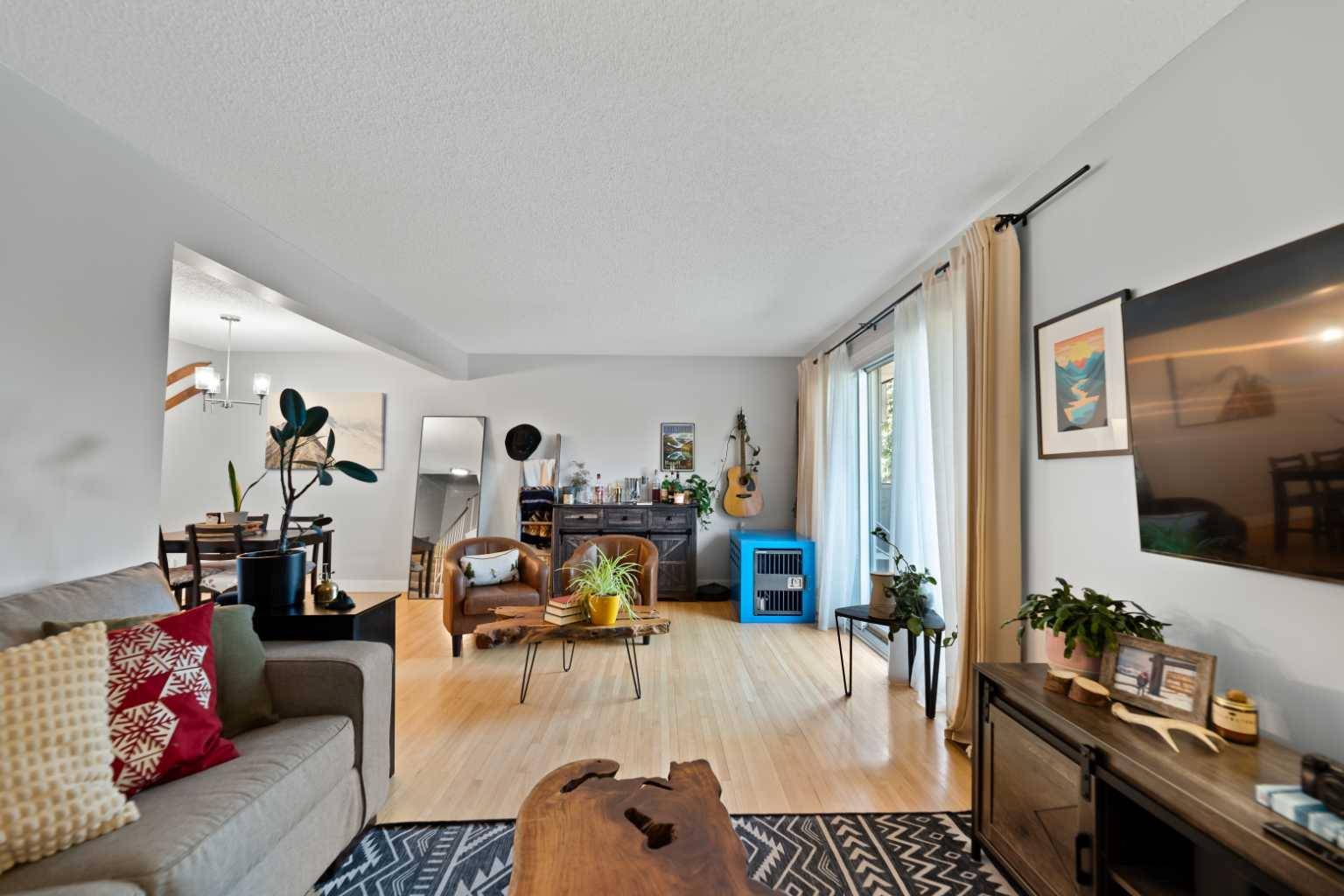 Calgary, AB T2V 3W5,9803 24 ST Southwest #501