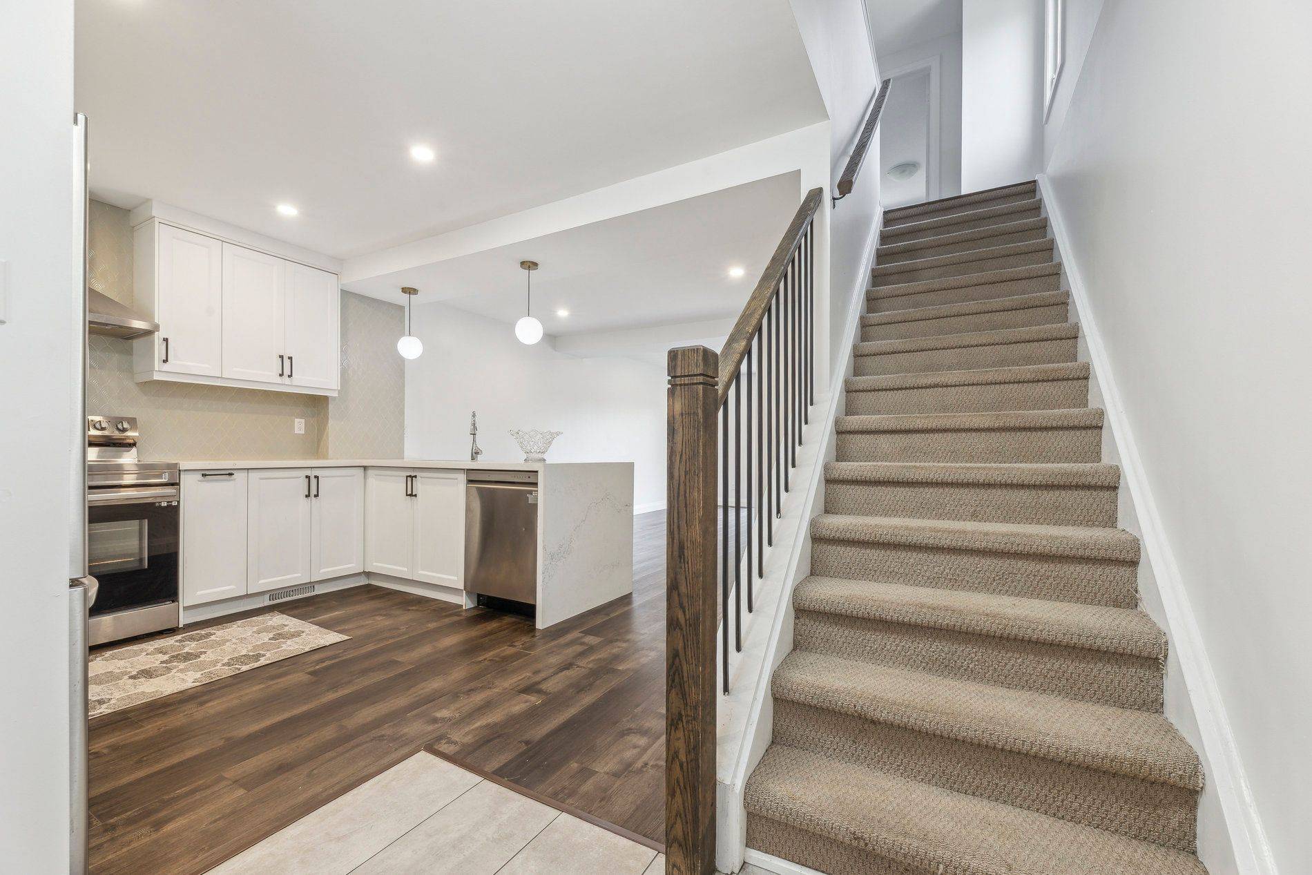 Oshawa, ON L1H 7Z1,1183 Southdale AVE