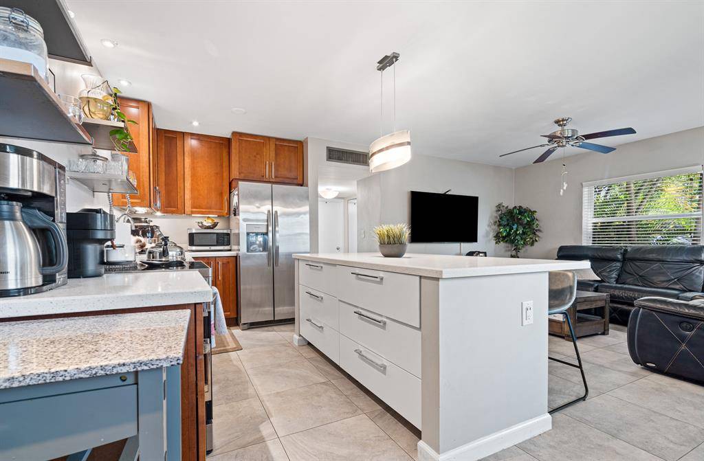4050 NE 12th Ter #36-2, Oakland Park, FL 33334