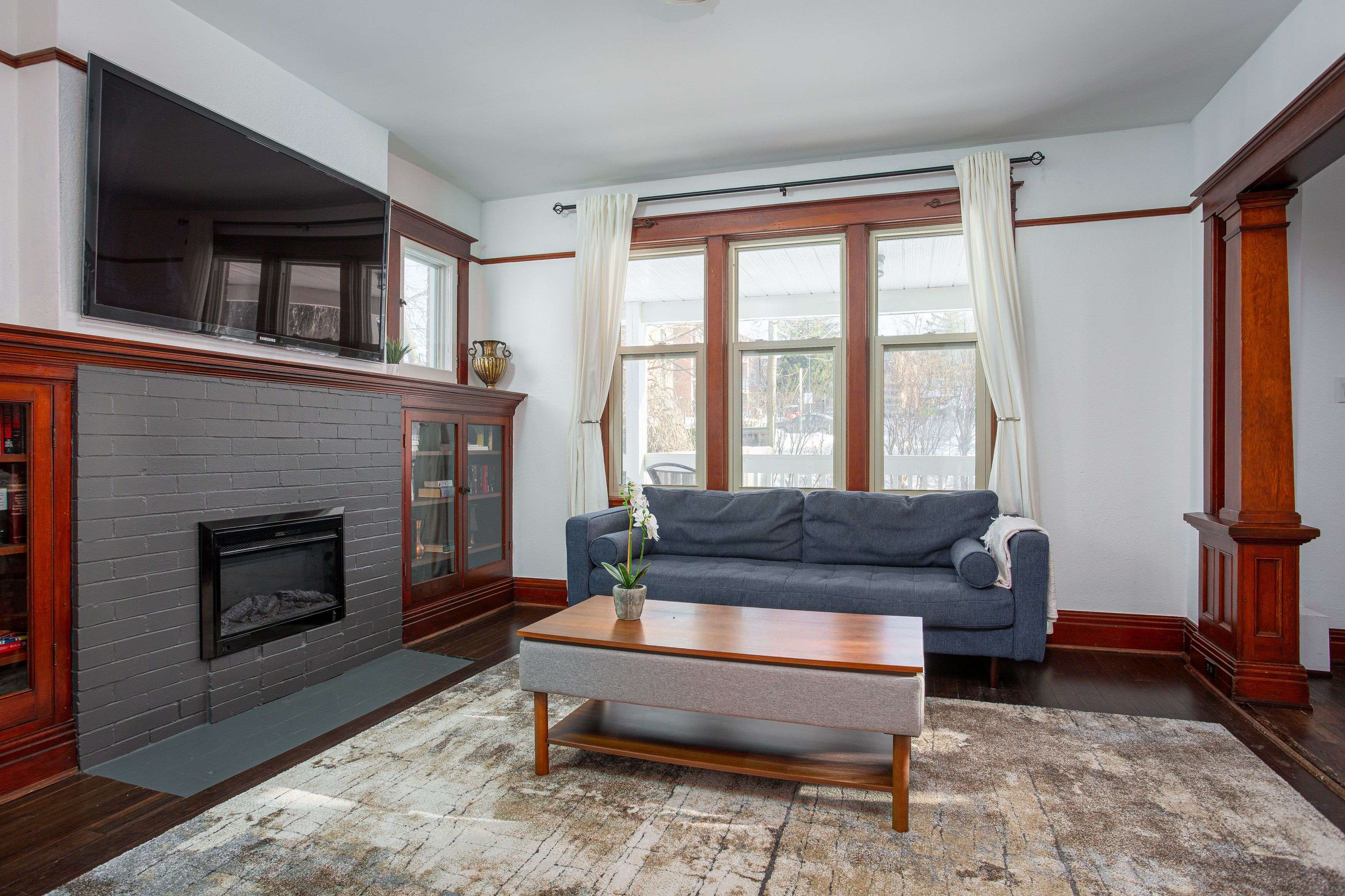Barrie, ON L4M 1V6,24 Penetang ST