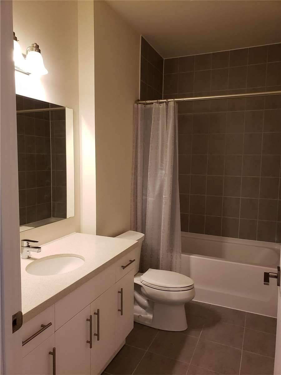 Kitchener, ON N2H 5L8,690 King ST W #617