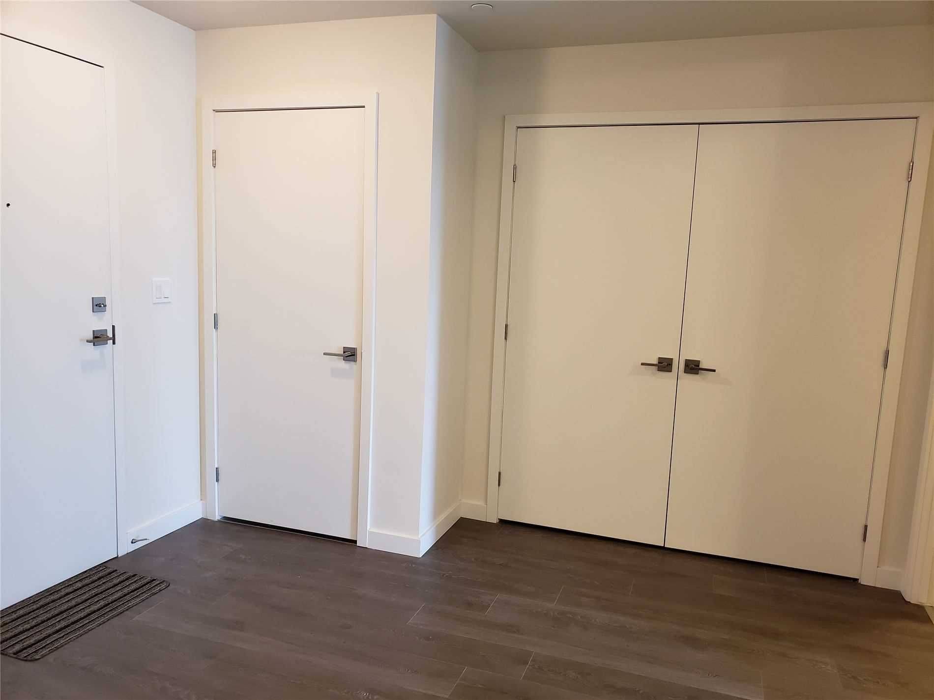 Kitchener, ON N2H 5L8,690 King ST W #617