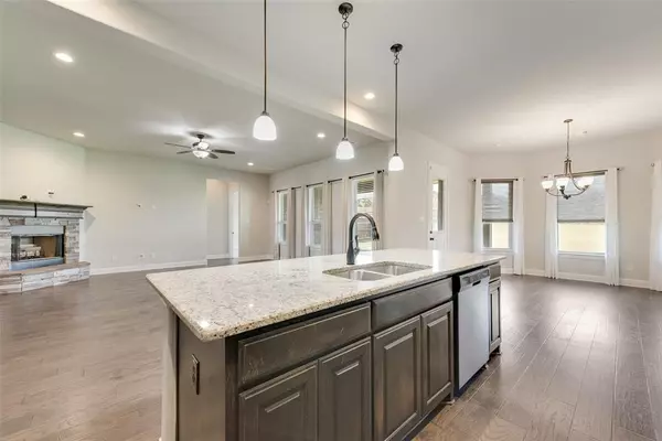 Burleson, TX 76028,512 Sandia Park Drive