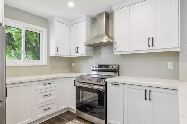 Oshawa, ON L1H 7Z1,1183 Southdale AVE