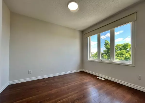 Richmond Hill, ON L4C 0R5,21 Elgin Mills RD W #7