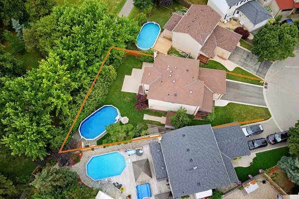 Mississauga, ON L5N 4K5,2678 Markwood CT