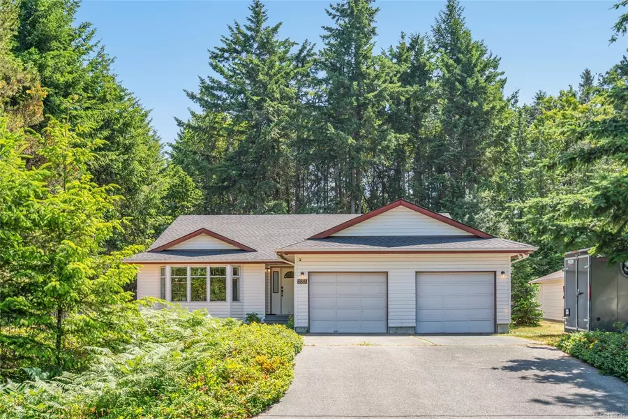 6881 Rosalyn Cres, Lantzville, BC V0R 2H0