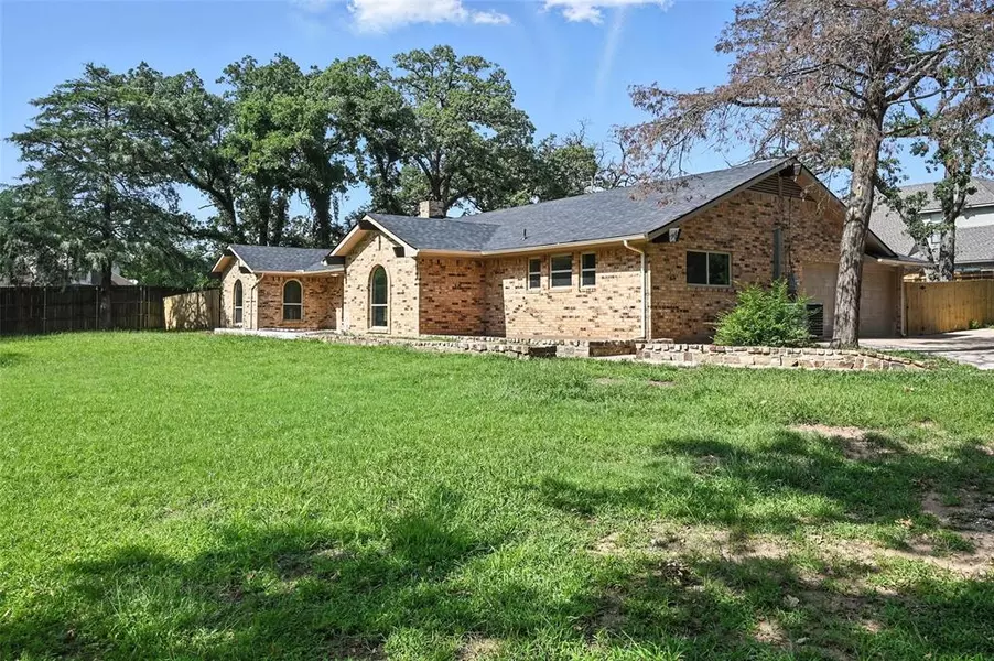 1815 Nora Drive, Pantego, TX 76013