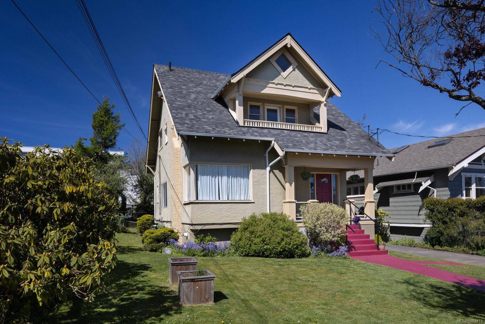 Victoria, BC V8V 4K3,16 Howe St