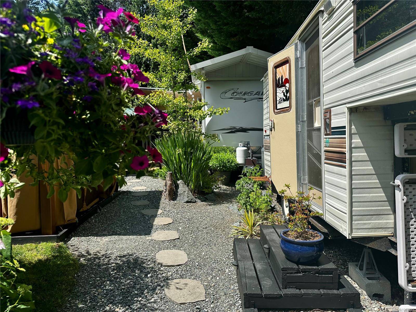 Qualicum Beach, BC V9K 1Z8,2650 Turnbull Rd #G32
