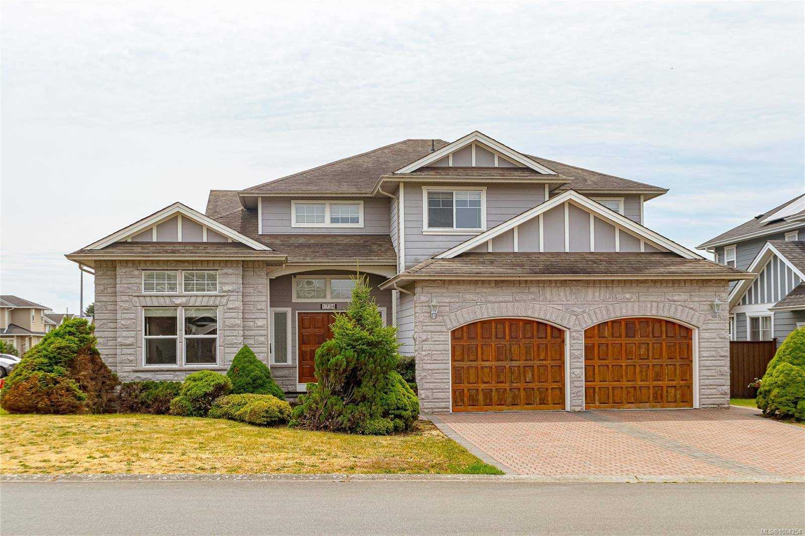 Saanich, BC V8N 6N1,1734 Mamich Cir