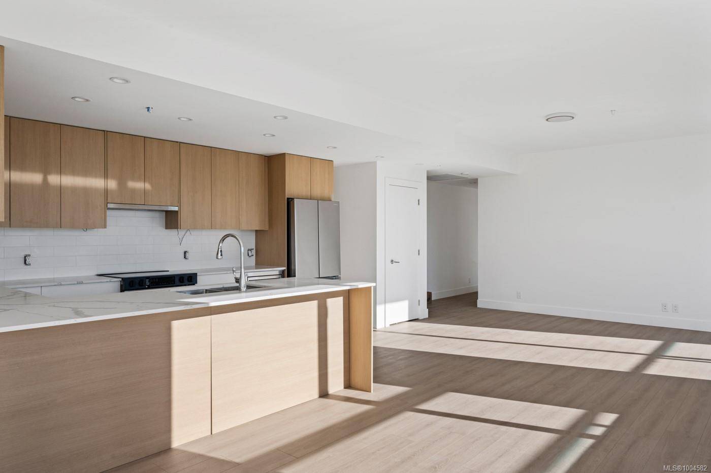 View Royal, BC V9B 1S8,258 Helmcken Rd #401