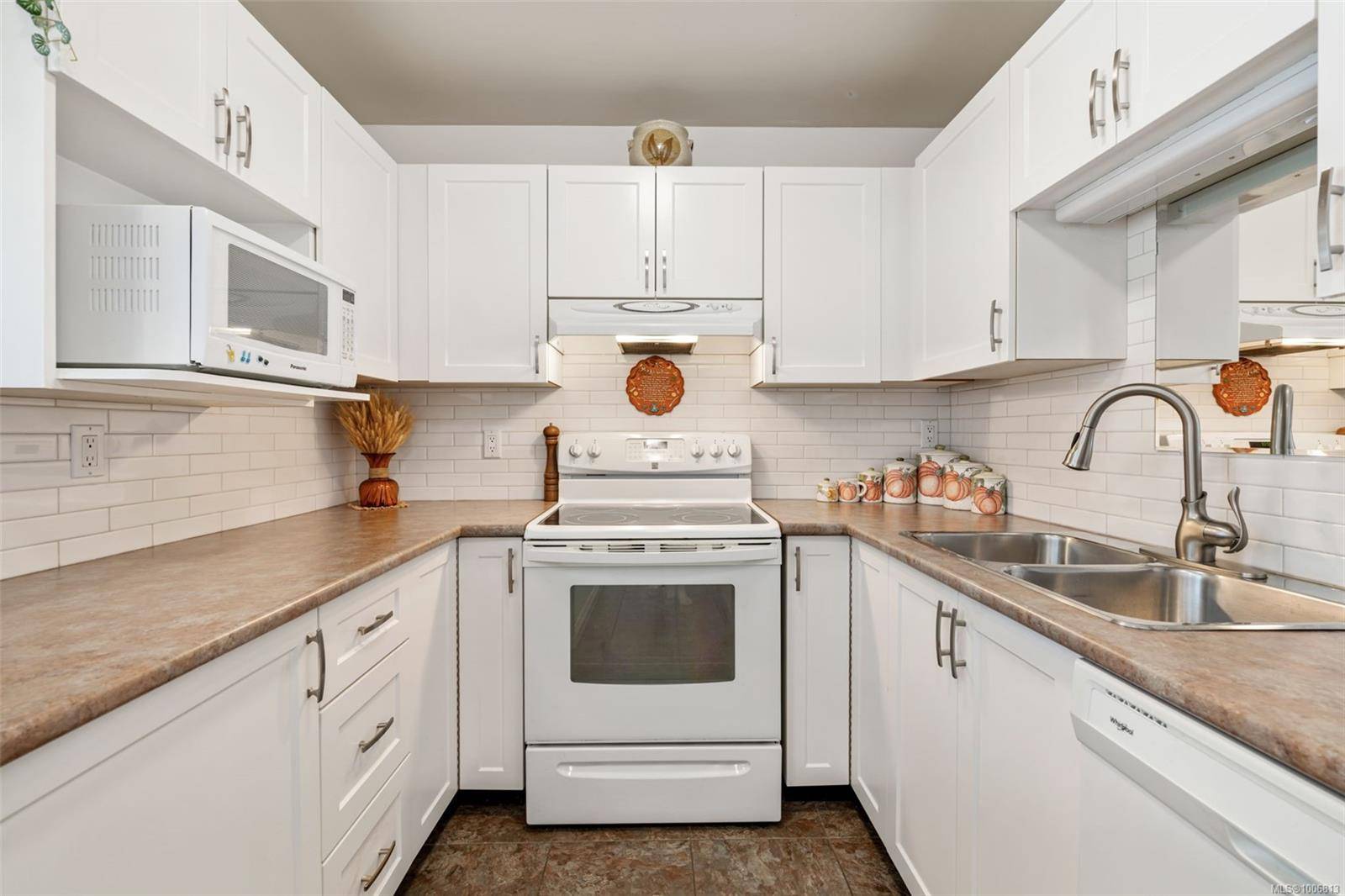 Central Saanich, BC V8M 2C1,2600 Ferguson Rd #24