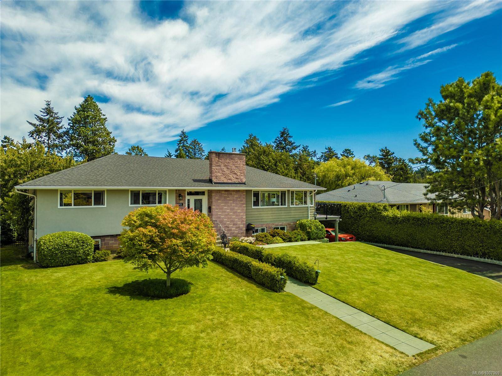 3971 Cherrilee Cres, Saanich, BC V8N 1R7