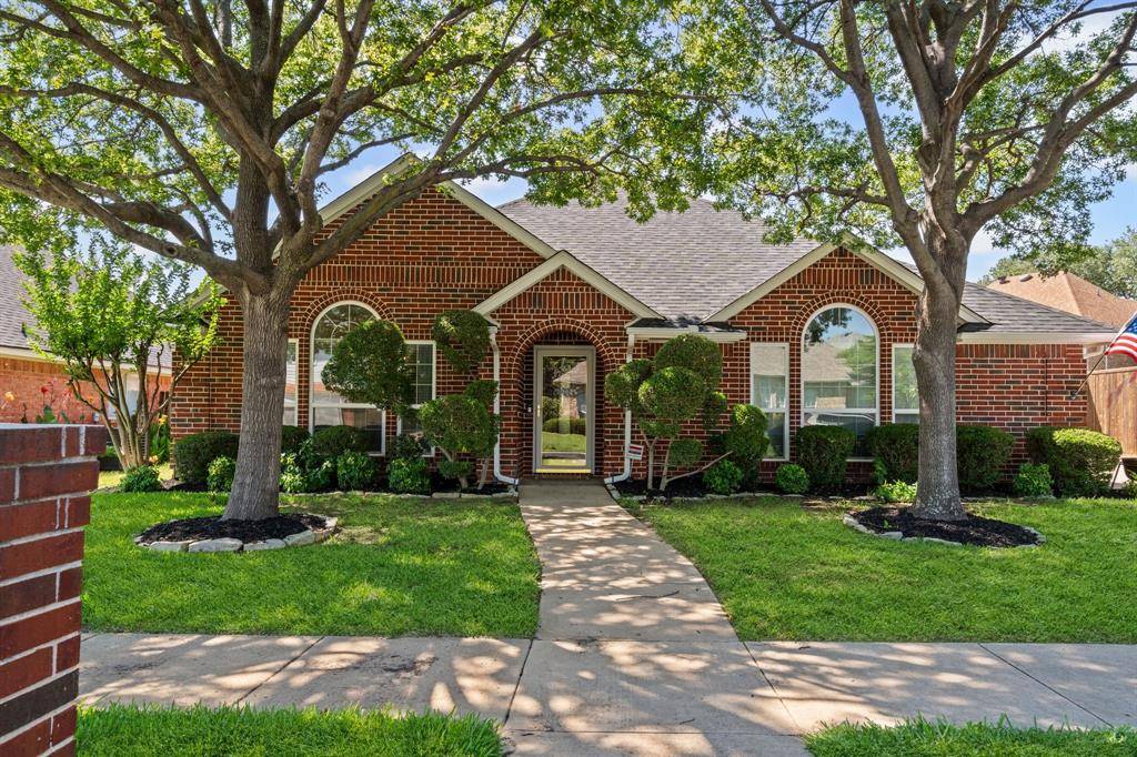 416 Springhill Drive, Hurst, TX 76054
